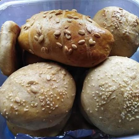 לינה וארוחת בוקר Kyelang Flying Monk Huts & Restaurant מראה חיצוני תמונה